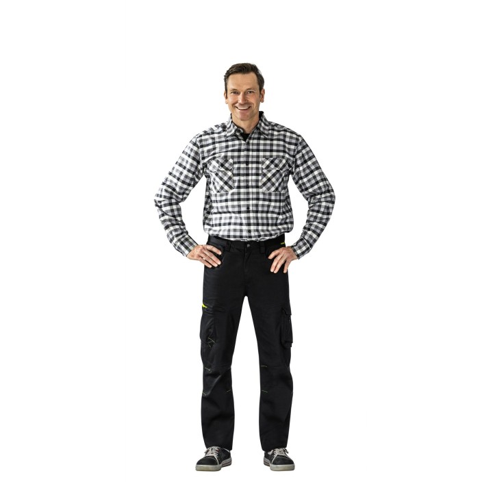 Homme avec pantalon de travail stretch noir