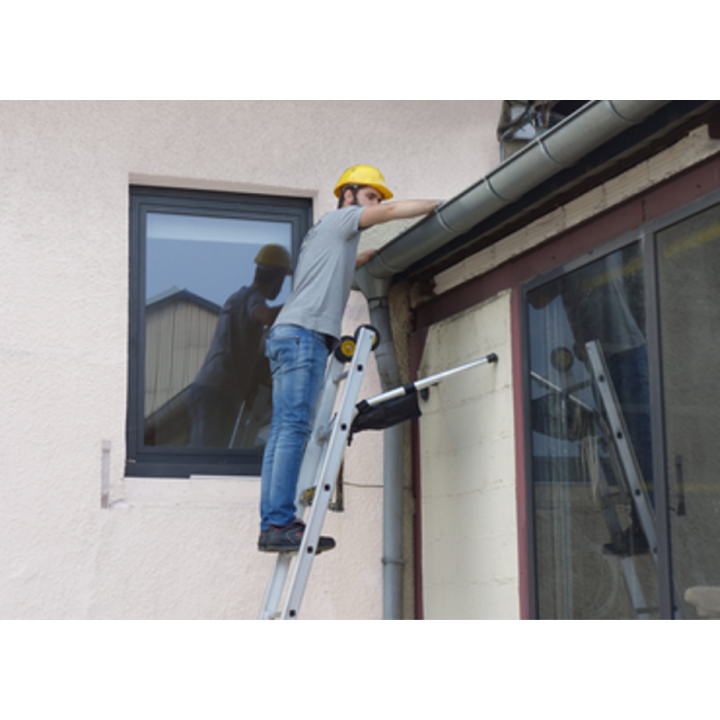 Écarteur de mur télescopique pour échelle sur chaineau