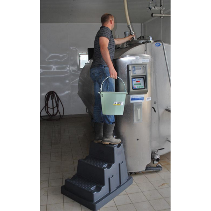 Escalier marche pied mobile 3 marches LA GEE tank à lait