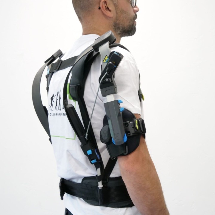Exosquelette IP12 GOBIO bras en hauteur