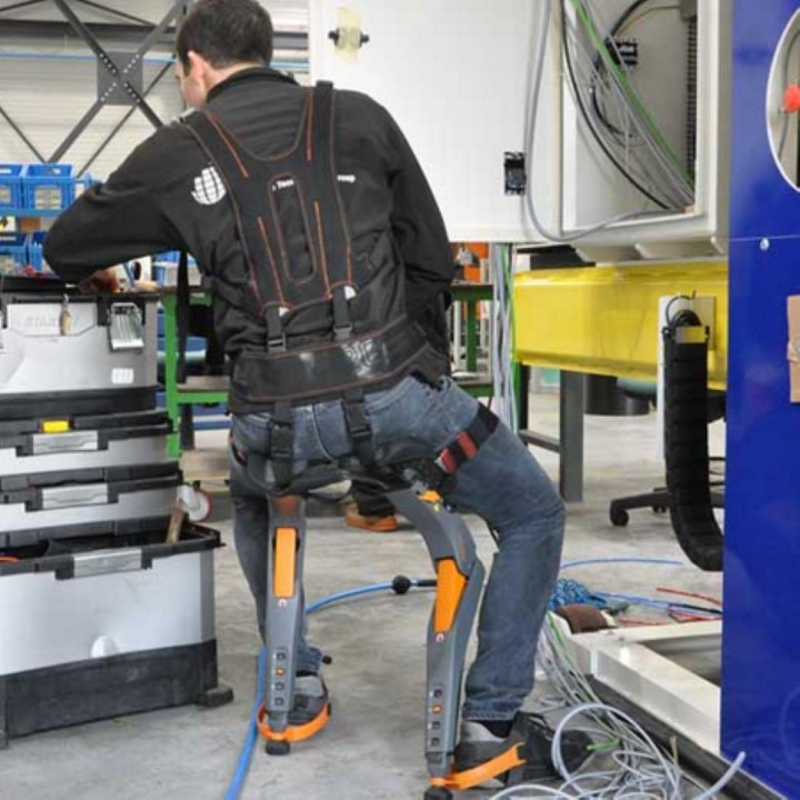 Exosquelette IP14 NOONEE assis debout chaise GOBIO ROBOT