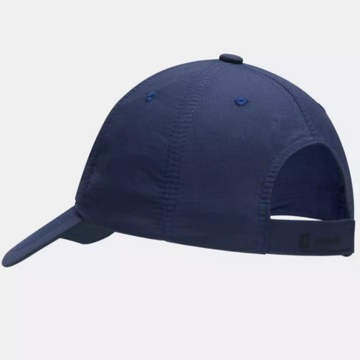 Casquette rafraîchissante G-Heat CP06 couleur marine portée en extérieur