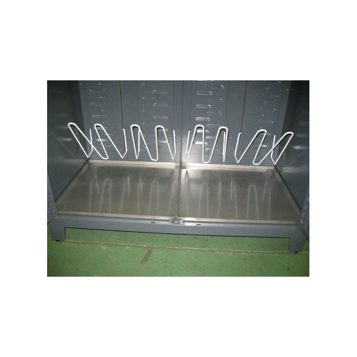 Exemple support bottes et gants armoire BIOTECH NOVVEN